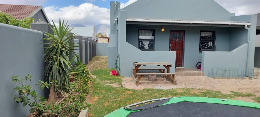 2 Bedroom Property for Sale in Anchorage Park Western Cape